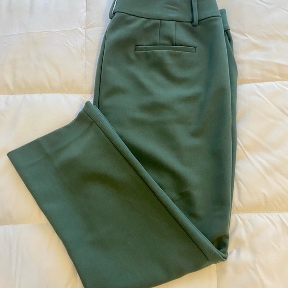 LOFT Pants - LOFT olive women’s ankle dress pants size 14